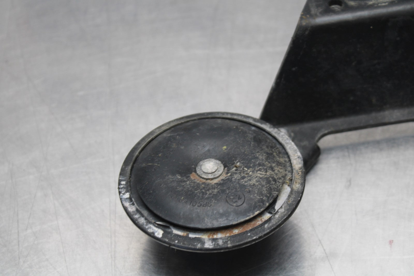 03-08 KAWASAKI VULCAN 1600 HORN SIGNAL SET & BRACKET BB196