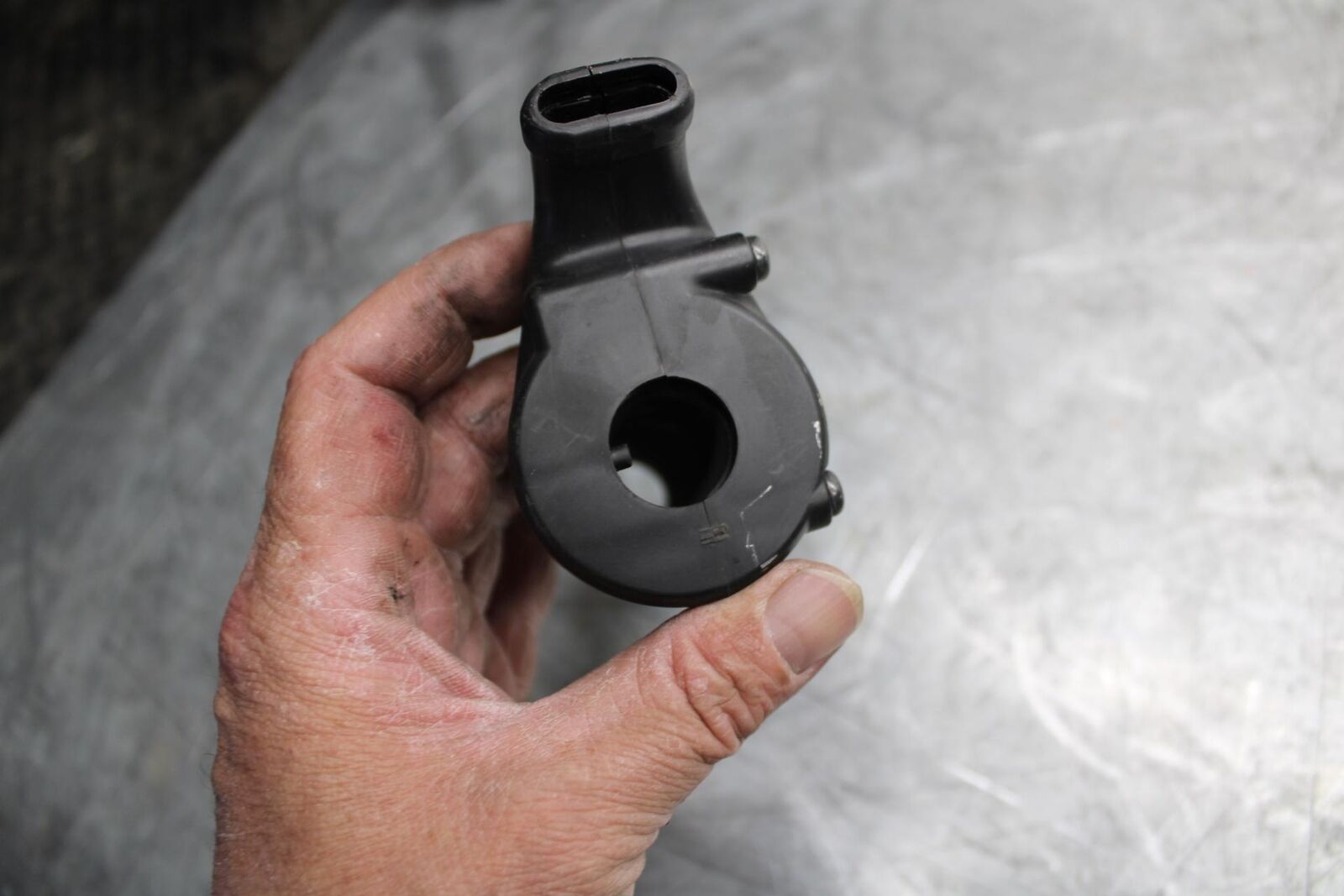 2009 Kawasaki Ninja ZX6R THROTTLE CABLE LINE HOUSING GUIDE 32099-0049 BB44