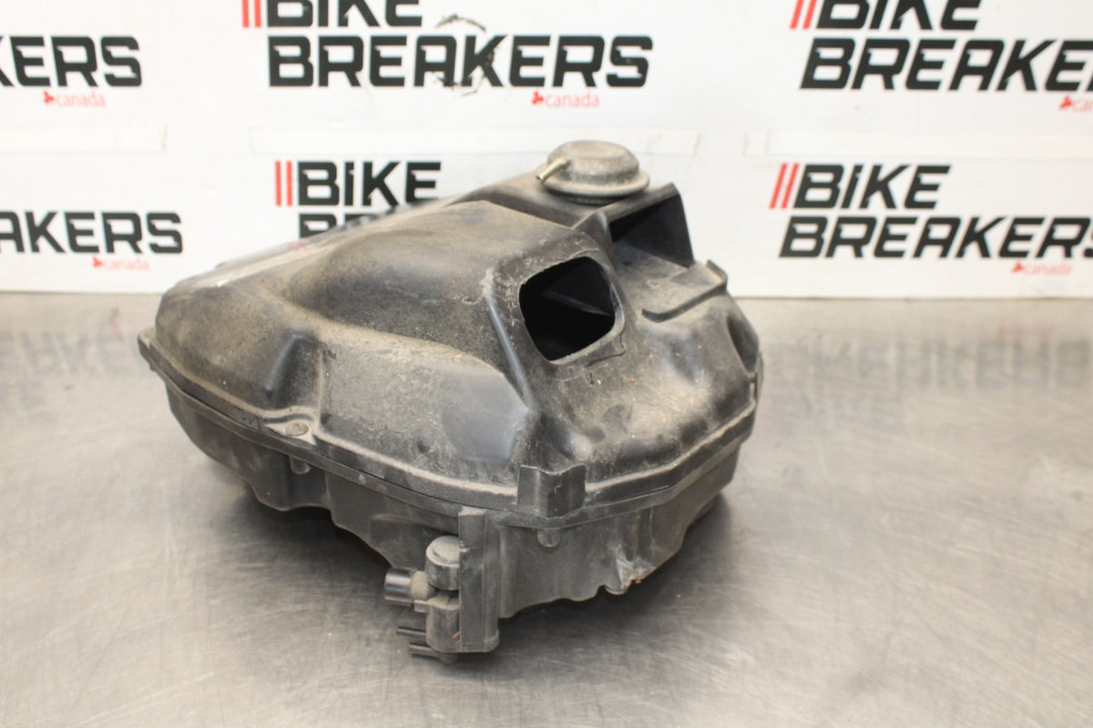 06-07 HONDA INTERCEPTOR 800 VFR800 AIRBOX AIR INTAKE FILTER BOX BB917