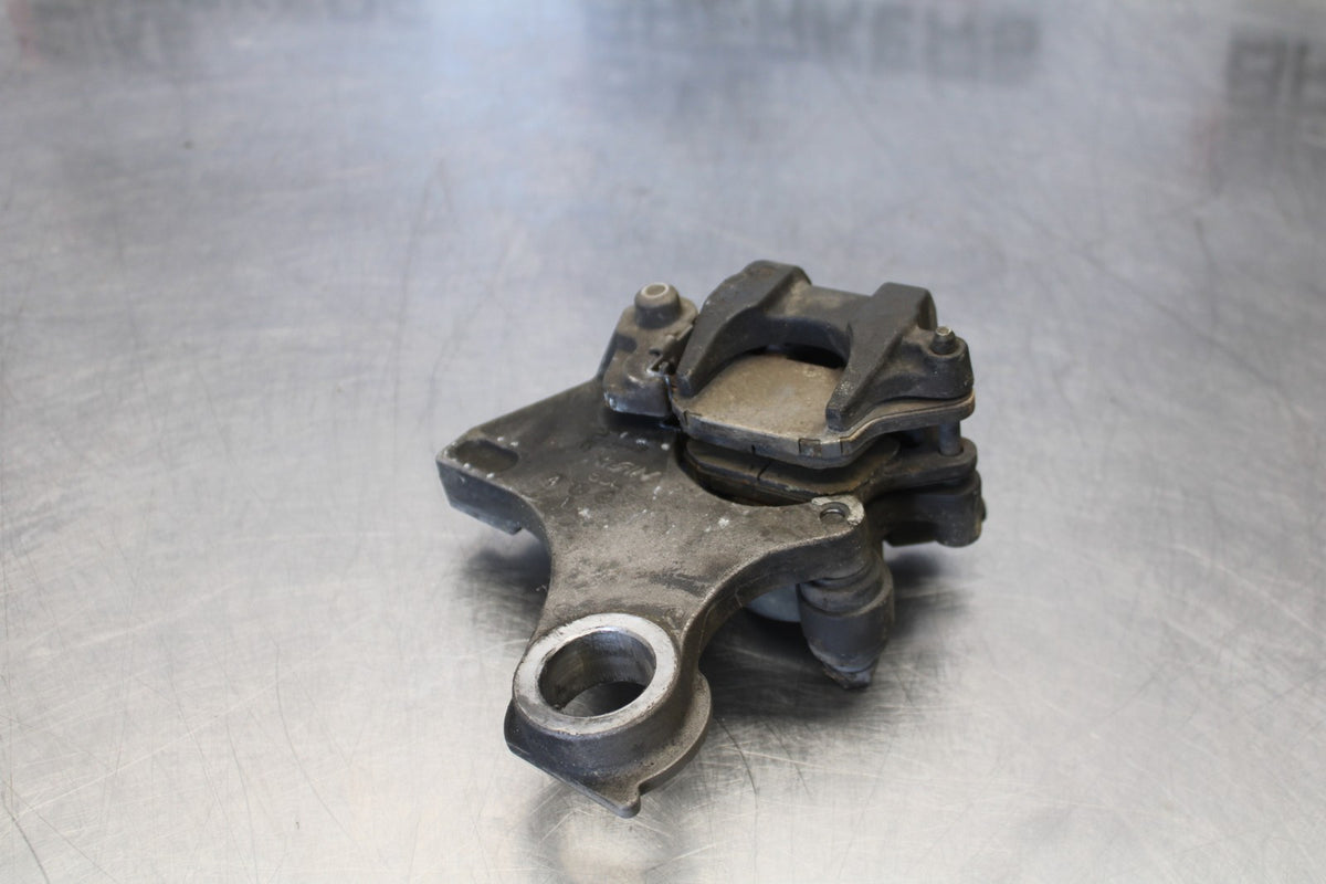 05 YAMAHA YZF R6 REAR BACK BRAKE CALIPER W MOUNT BRACKET BB894