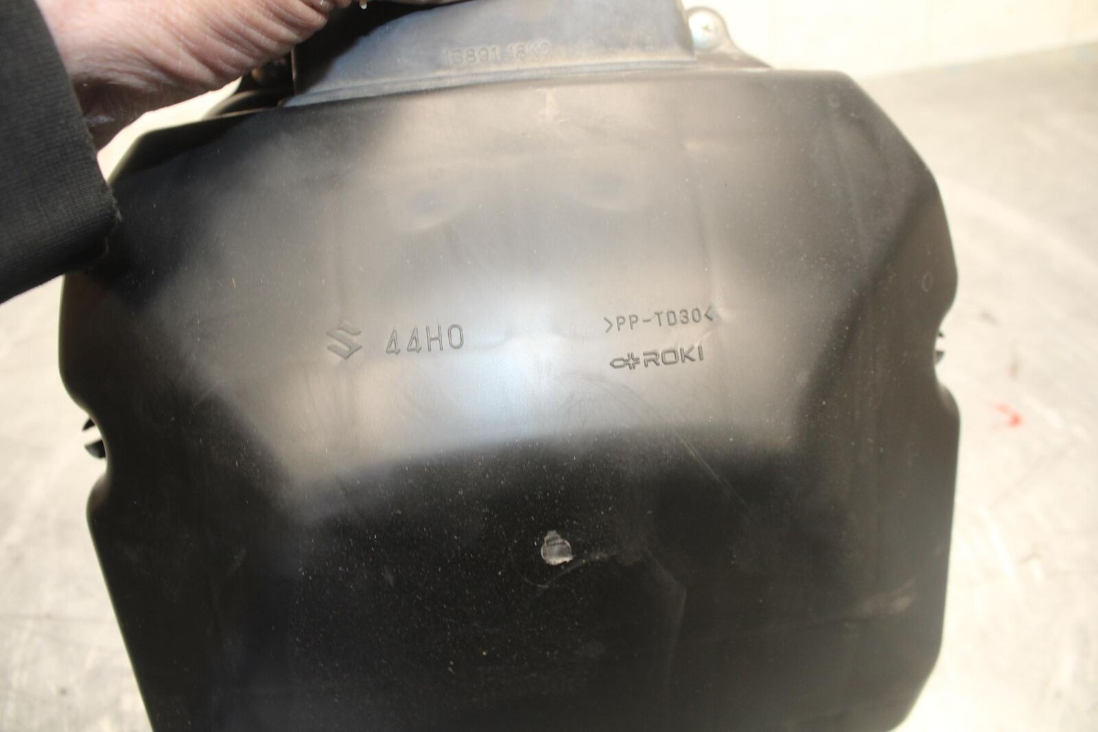 2017 Suzuki SV650X SV650AL7 ABS AIRBOX AIR INTAKE FILTER BOX BB511