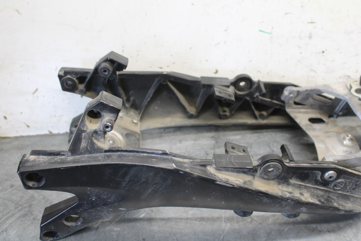 06-07 SUZUKI GSXR 600 REAR SUBFRAME BACK SUB FRAME BB694