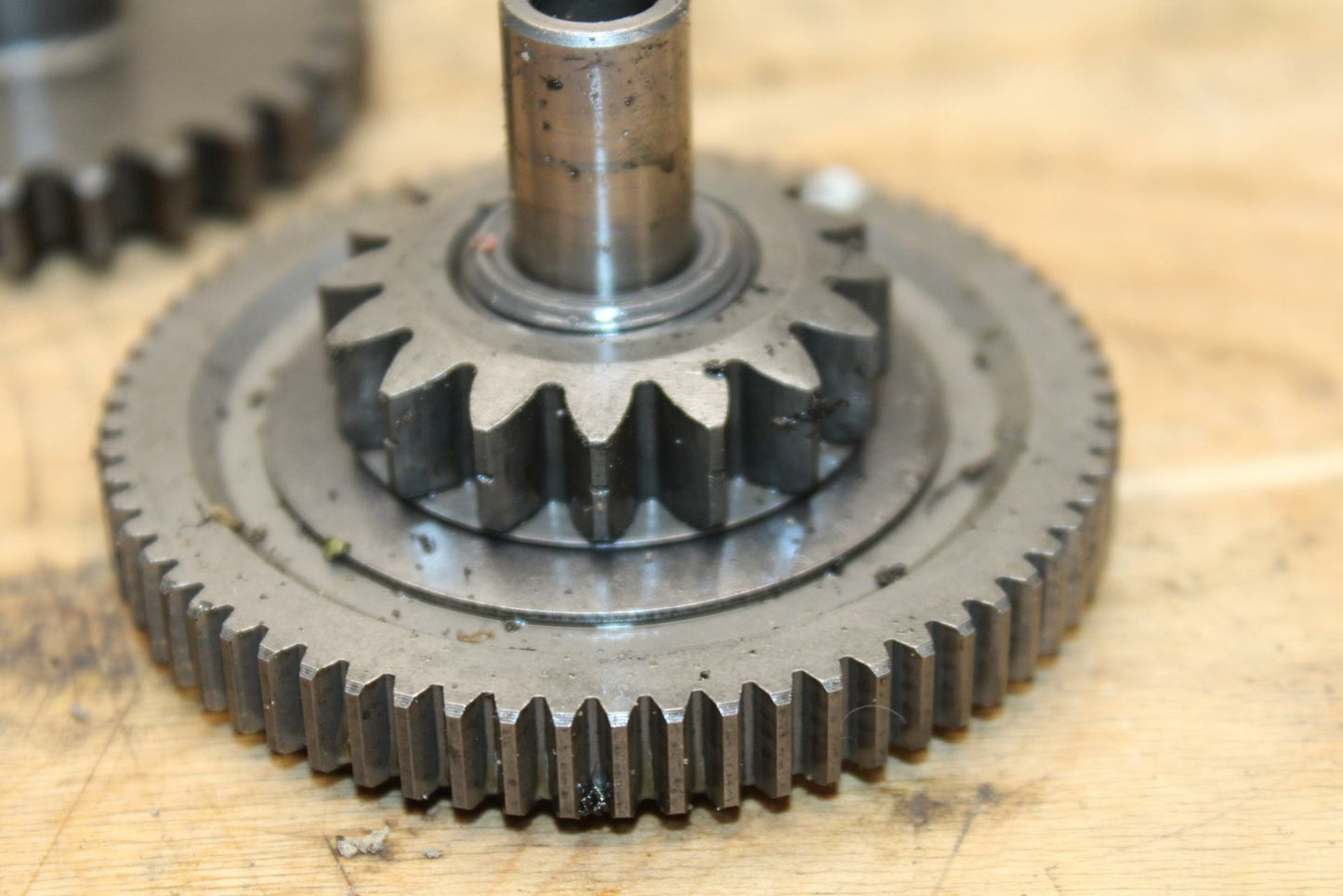 09-10 KAWASAKI ER-6N ENGINE MOTOR IDLER IDLING GEAR BB325