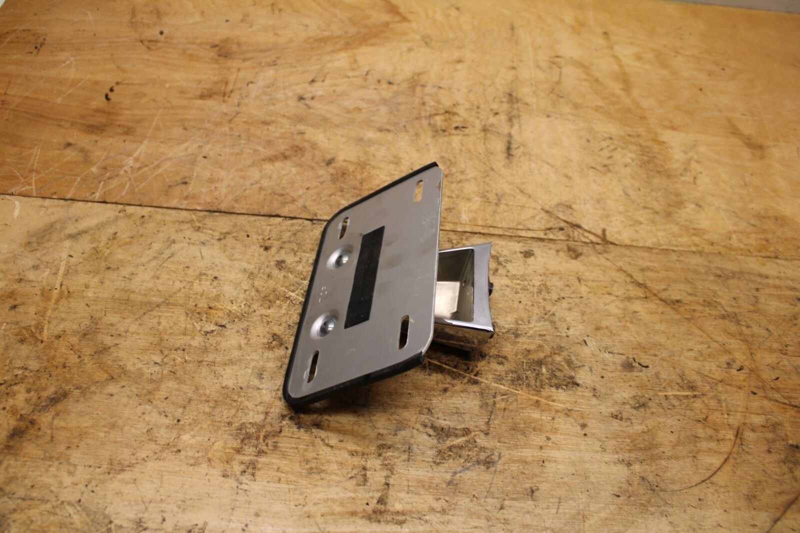 05-09 SUZUKI BOULEVARD C90 LICENSE PLATE HOLDER BB332