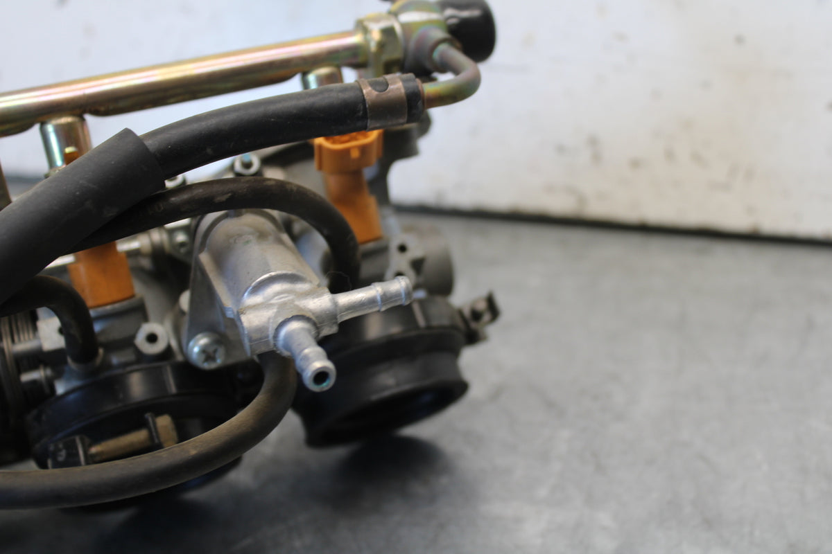 05-06 HONDA CBR600RR MAIN FUEL INJECTORS / THROTTLE BODIES 16401-MEE-A01 BB655
