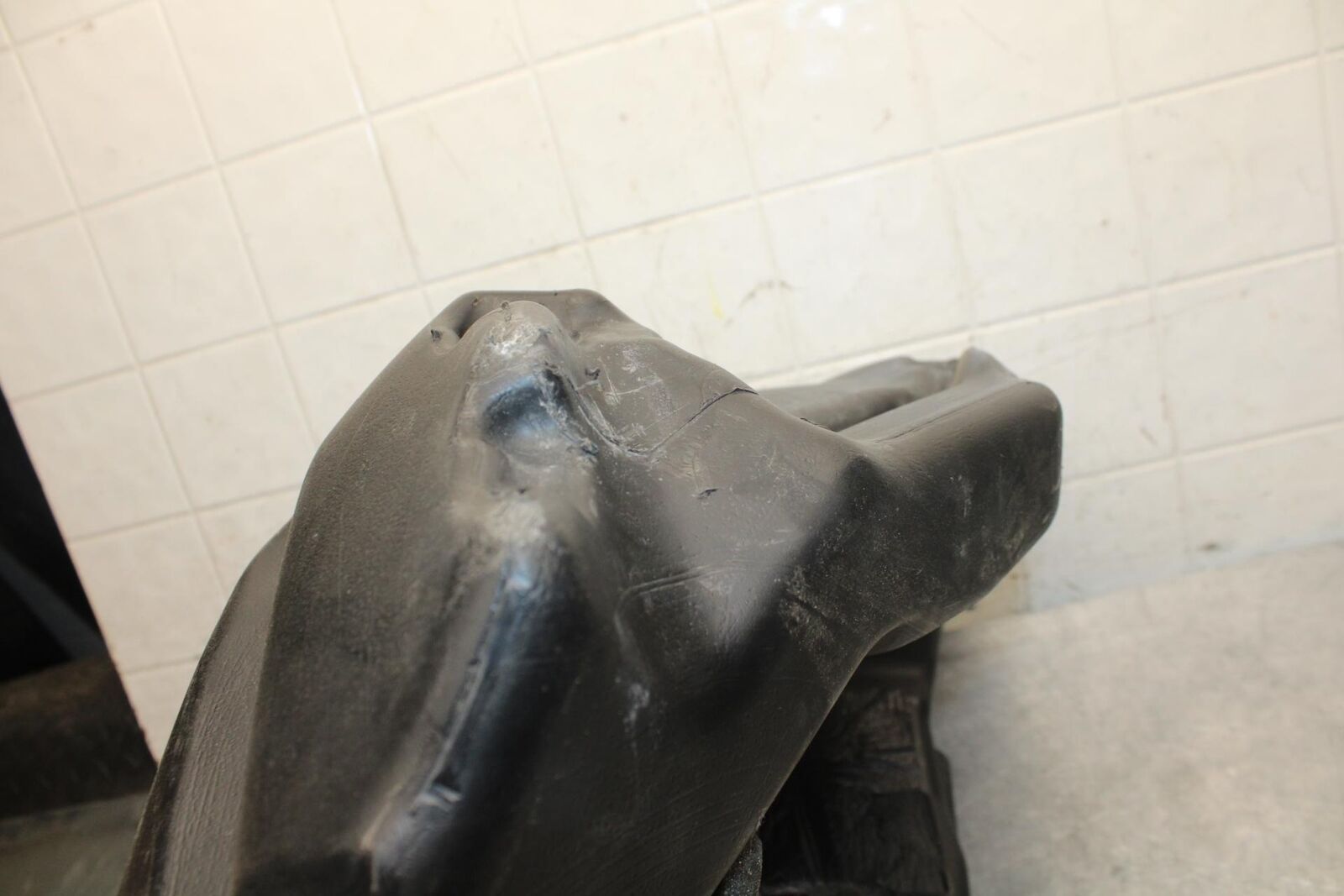 2009 Aprilia Shiver 750 SL750 GAS TANK FUEL CELL PETROL RESERVOIR BB506