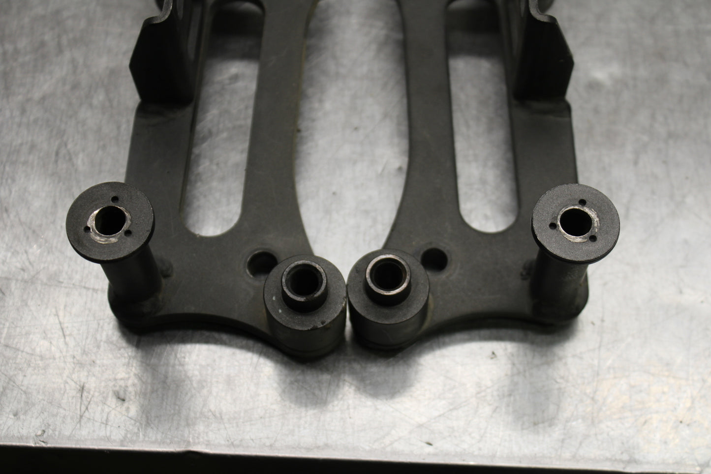 03-08 KAWASAKI VULCAN 1600 SADDLEBAG SUB FRAME STAY MOUNTS BB754