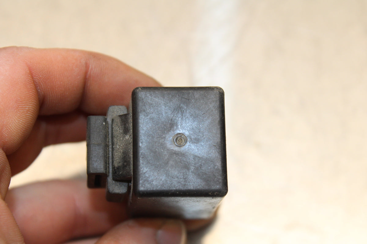03-05 HONDA SHADOW CLASSIC 750 TURN SIGNAL BLINKER RELAY FLASHER SWITCH BB139