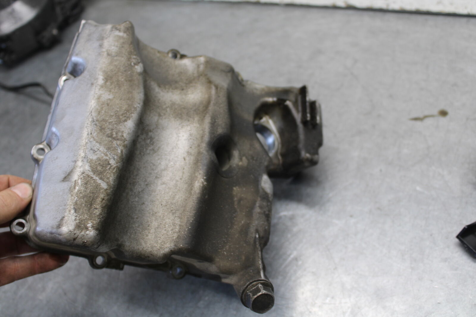 08-09 YAMAHA YZF R6S ENGINE MOTOR BOTTOM OIL PAN COVER  BB690