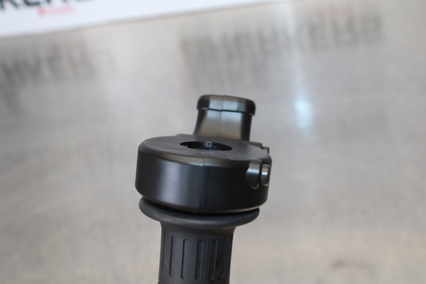 23-24 KAWASAKI NINJA ZX14R NEW!! THROTTLE CABLE LINE HOUSING GUIDE BB169