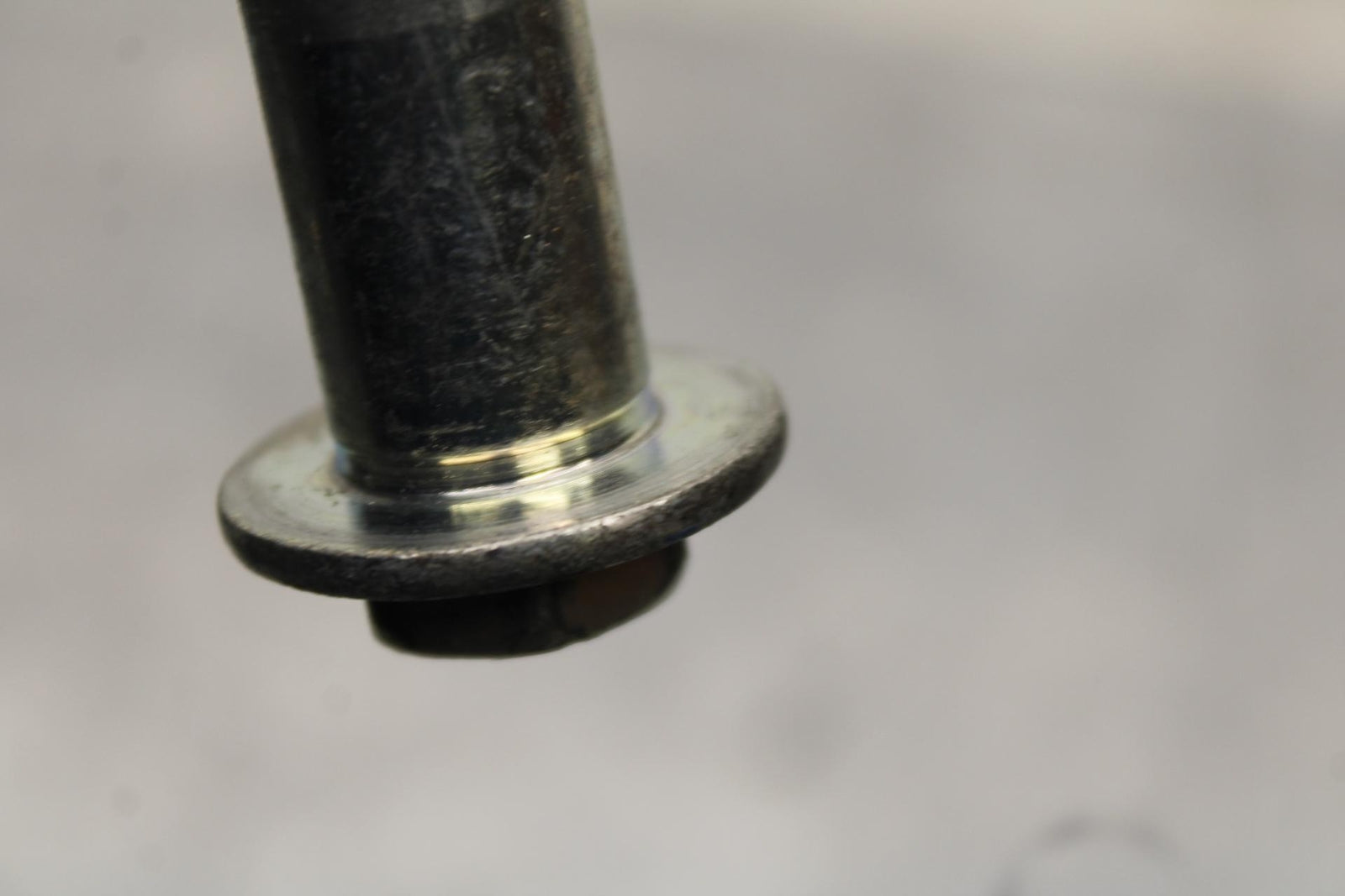 19-22 KAWASAKI Z400 REAR AXLE BACK WHEEL RIM PIVOT BOLT AXEL BB586