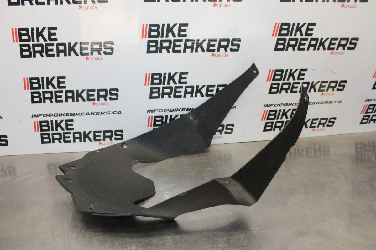 24-25 KAWASAKI NINJA ZX4R LOWER FRONT UPPER INNER HEADLIGHT COWL FAIRING  BB610
