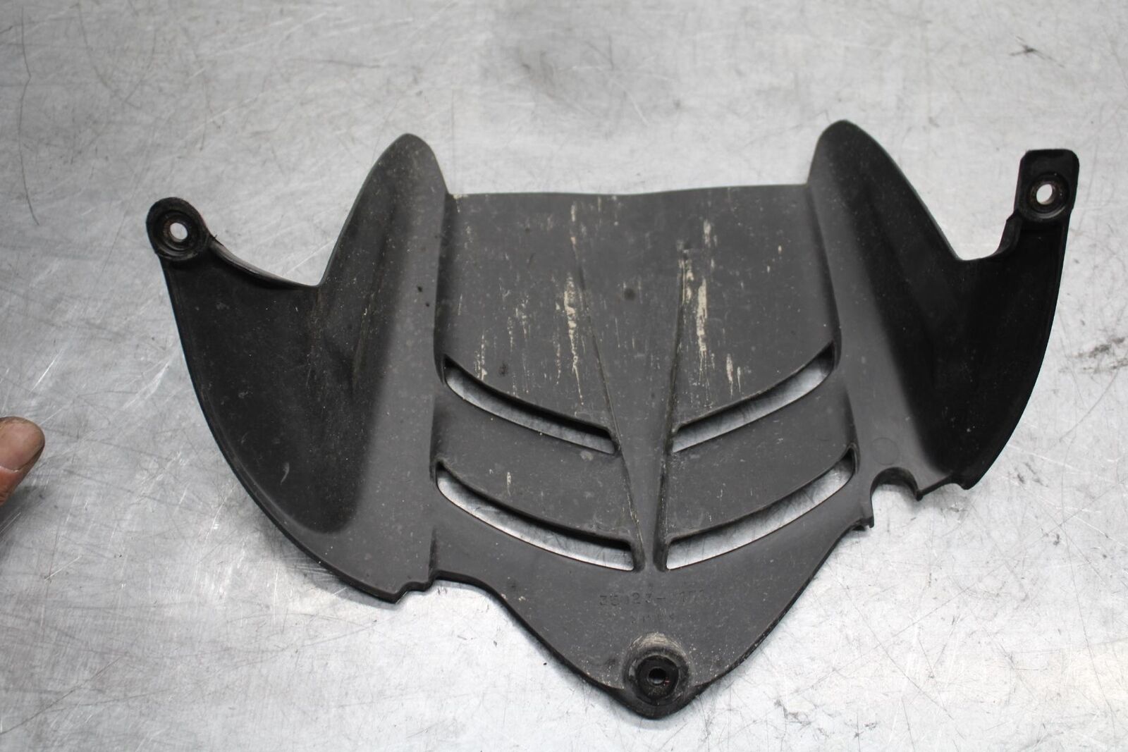 2009 Kawasaki Ninja ZX6R ZX600R REAR  WHEEL TIRE HUGGER FENDER  BB548