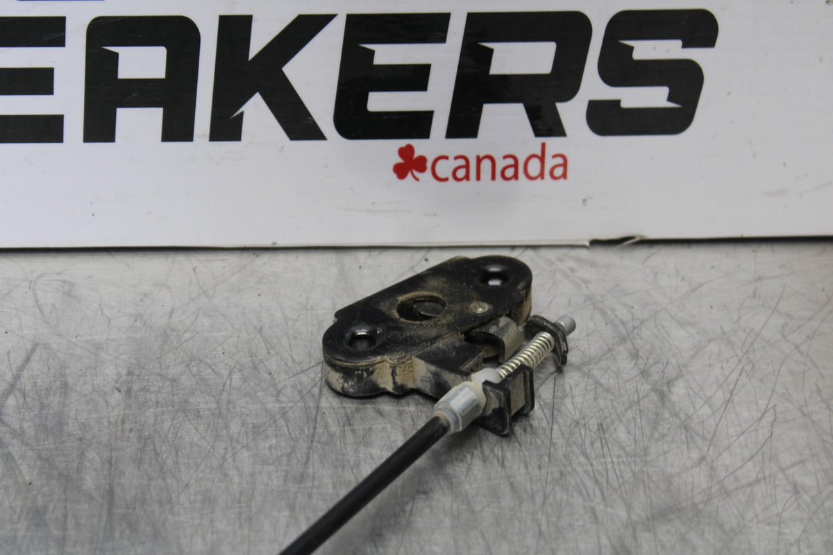 24-25 KAWASAKI NINJA ZX4R REAR PASSENGER SEAT LATCH LOCK ASSEMBLY BB174
