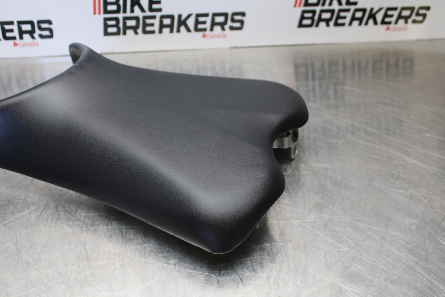 09-15 YAMAHA FZ6R FRONT DRIVERS SEAT PAD SADDLE PILLION BB161