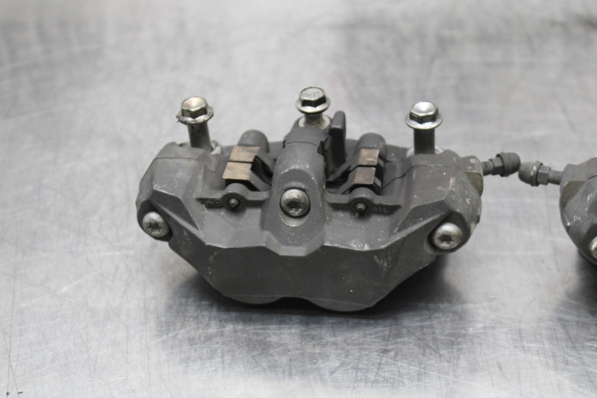 06-07 SUZUKI GSXR 600 RIGHT LEFT FRONT BRAKE CALIPER SET PAIR CALIPERS BB178