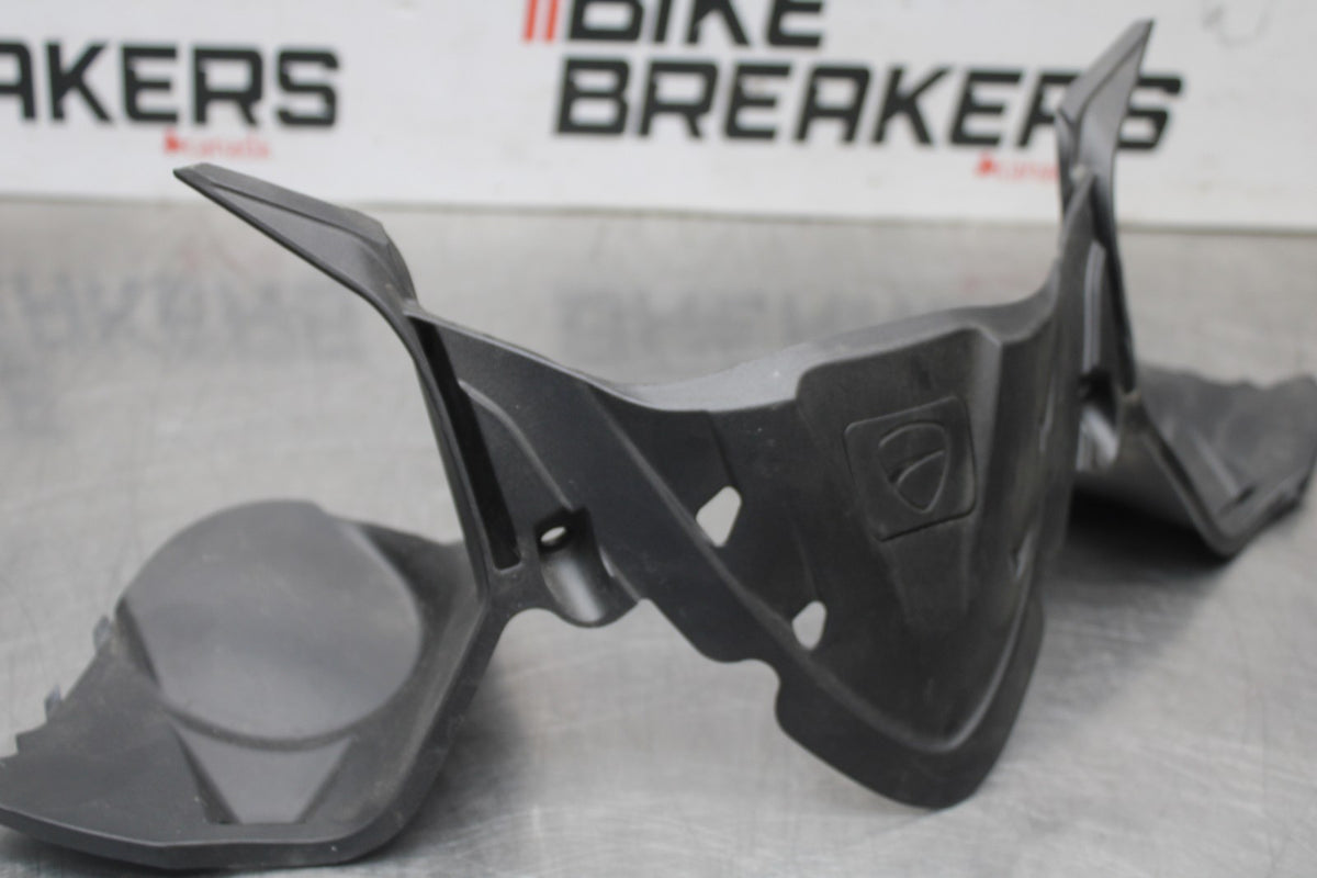 16 DUCATI 959 PANIGALE FRONT CENTER COWL FAIRING BB912