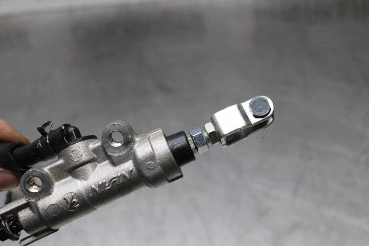 23 YAMAHA YZF R3 REAR BACK BRAKE MASTER CYLINDER W RESERVOIR BB806