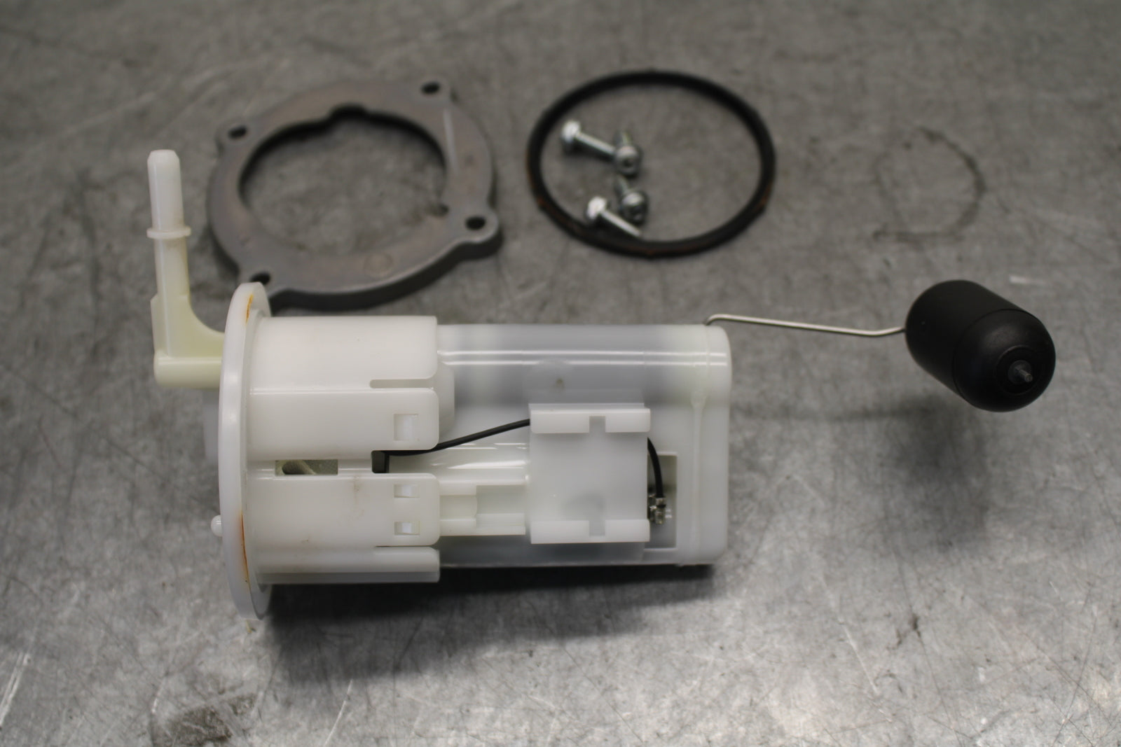22-24 YAMAHA XSR900 FUEL PUMP GAS PETROL SENDER UNIT  BB683