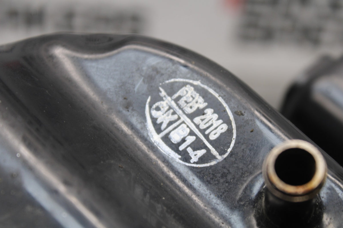 17-18 YAMAHA YZF R3 GAS TANK FUEL CELL PETROL RESERVOIR BB813