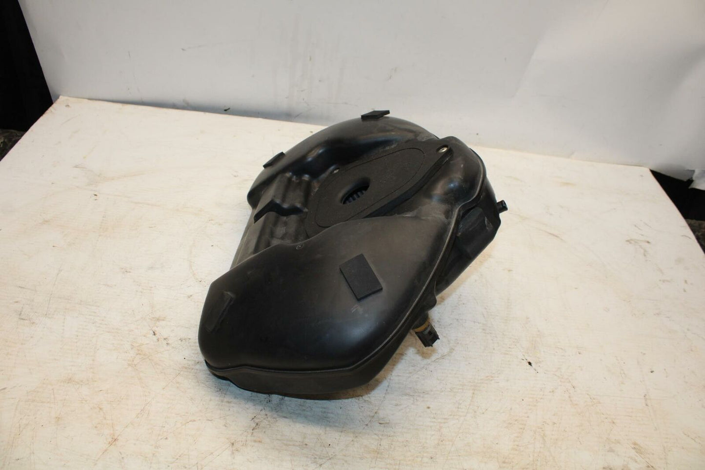 05-09 SUZUKI BOULEVARD C90 AIRBOX AIR INTAKE FILTER BOX BB357