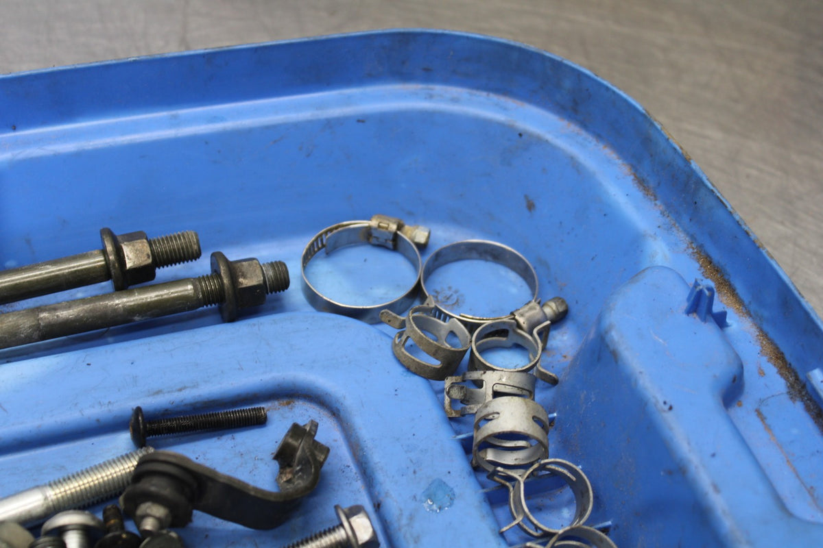 05 YAMAHA YZF R6 MOUNTING BOLTS HARDWARE SCREWS BB894