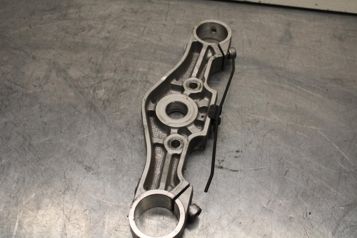 03-08 KAWASAKI VULCAN 1600 FORKS UPPER TRIPLE TREE CLAMP BB616