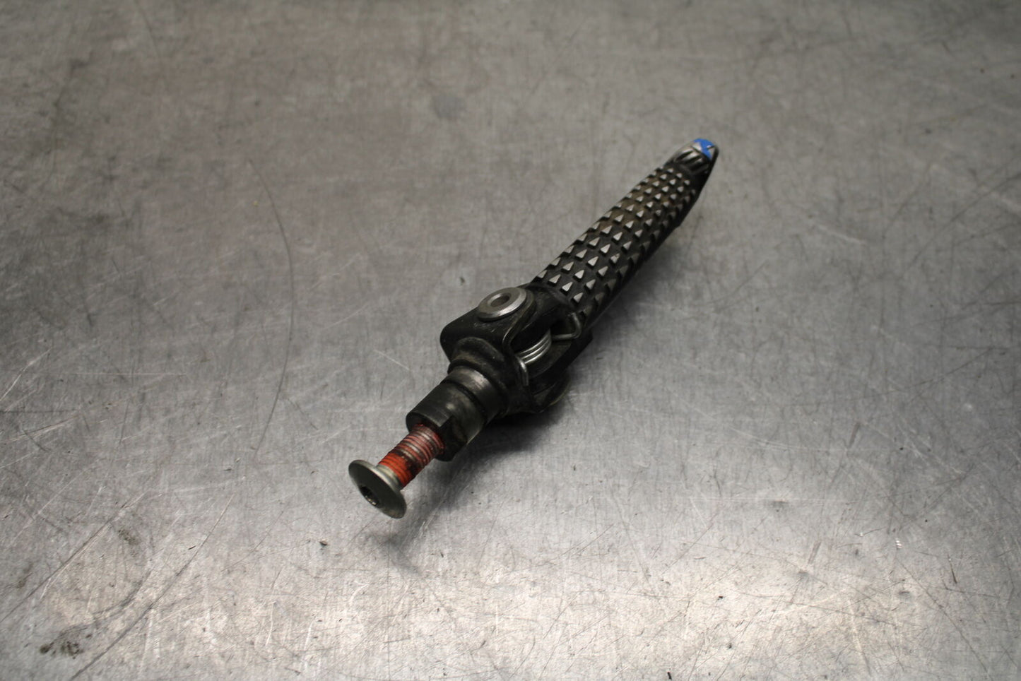 13-17 KAWASAKI NINJA ZX6R ZX636E RIGHT FRONT FOOT REST PEG STEP BB735