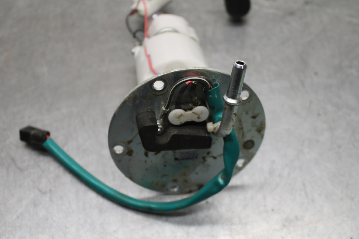 24-25 KAWASAKI NINJA ZX6R FUEL PUMP GAS PETROL SENDER UNIT BB726