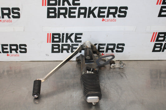 07 SUZUKI BOULEVARD M50 LEFT FRONT FOOT REST PEG STEP SHIFTER BB897