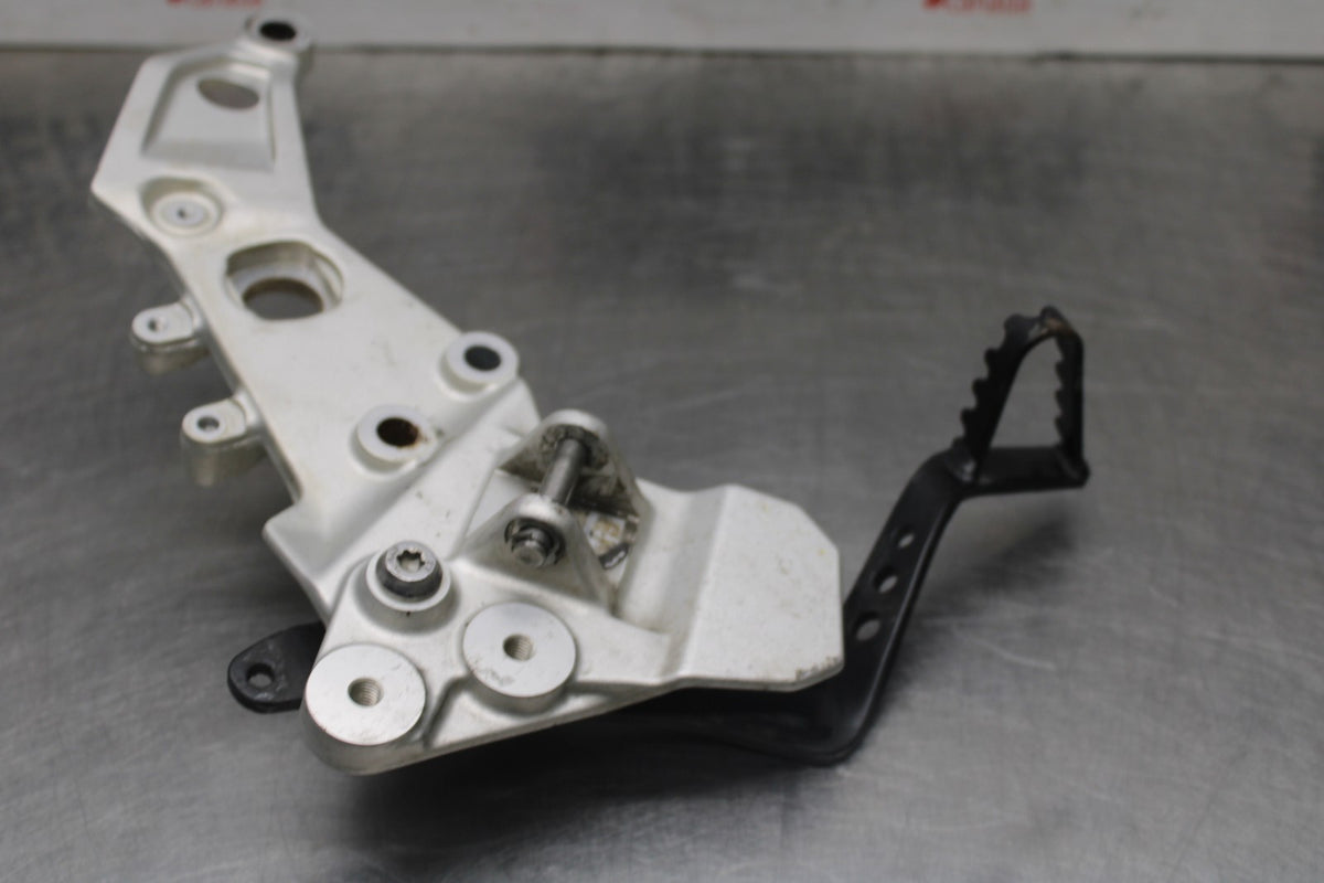19 BMW F750GS RIGHT REARSET REAR SET DRIVER FOOT PEG REST STOP BB938