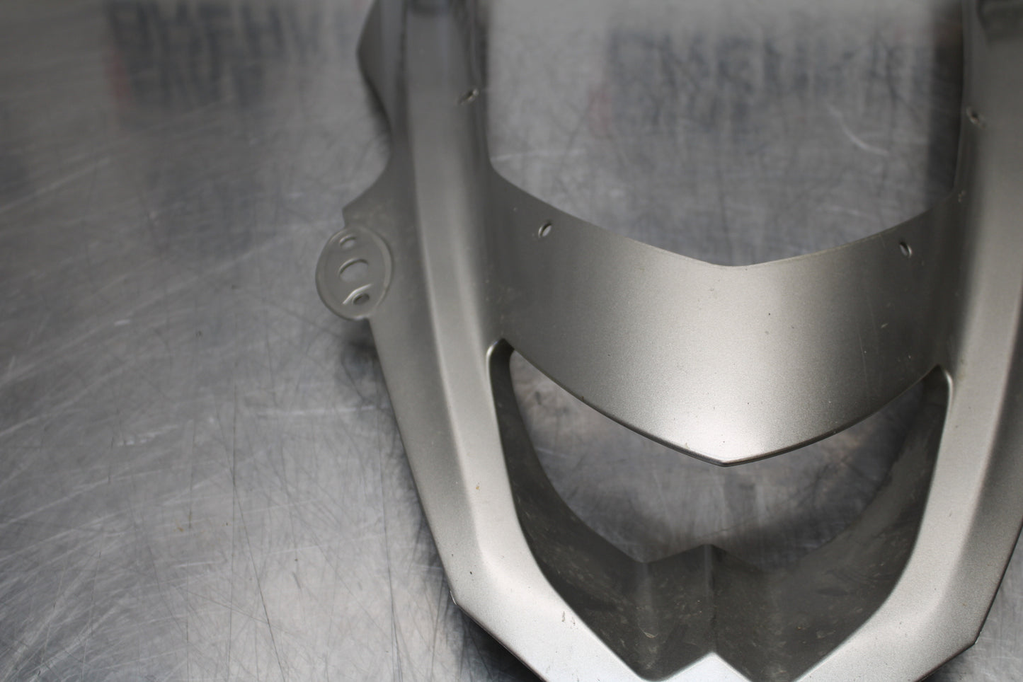 04-05 KAWASAKI NINJA ZX10R FRONT CENTER COWL FAIRING BB163