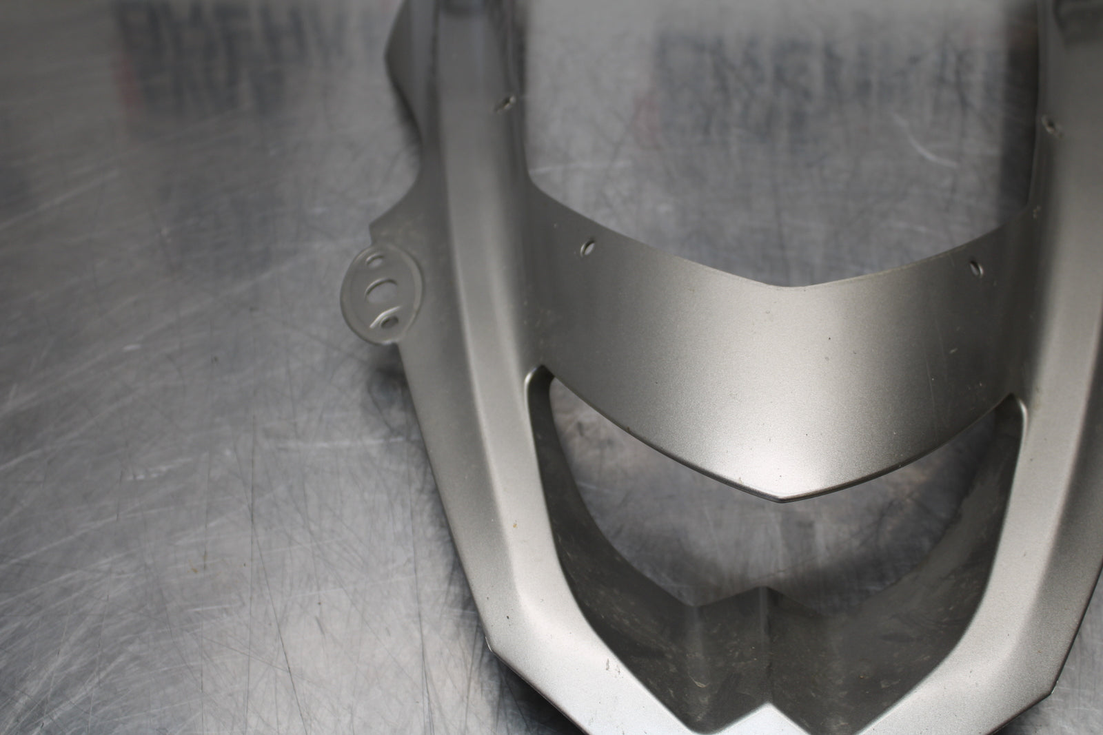 04-05 KAWASAKI NINJA ZX10R FRONT CENTER COWL FAIRING BB163