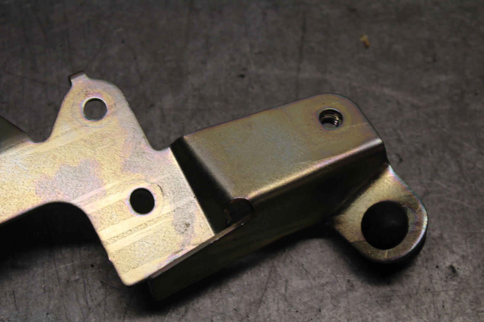 21-24 YAMAHA MT-07 FRONT SEAT MOUNTING BRACKET MOUNT BB662