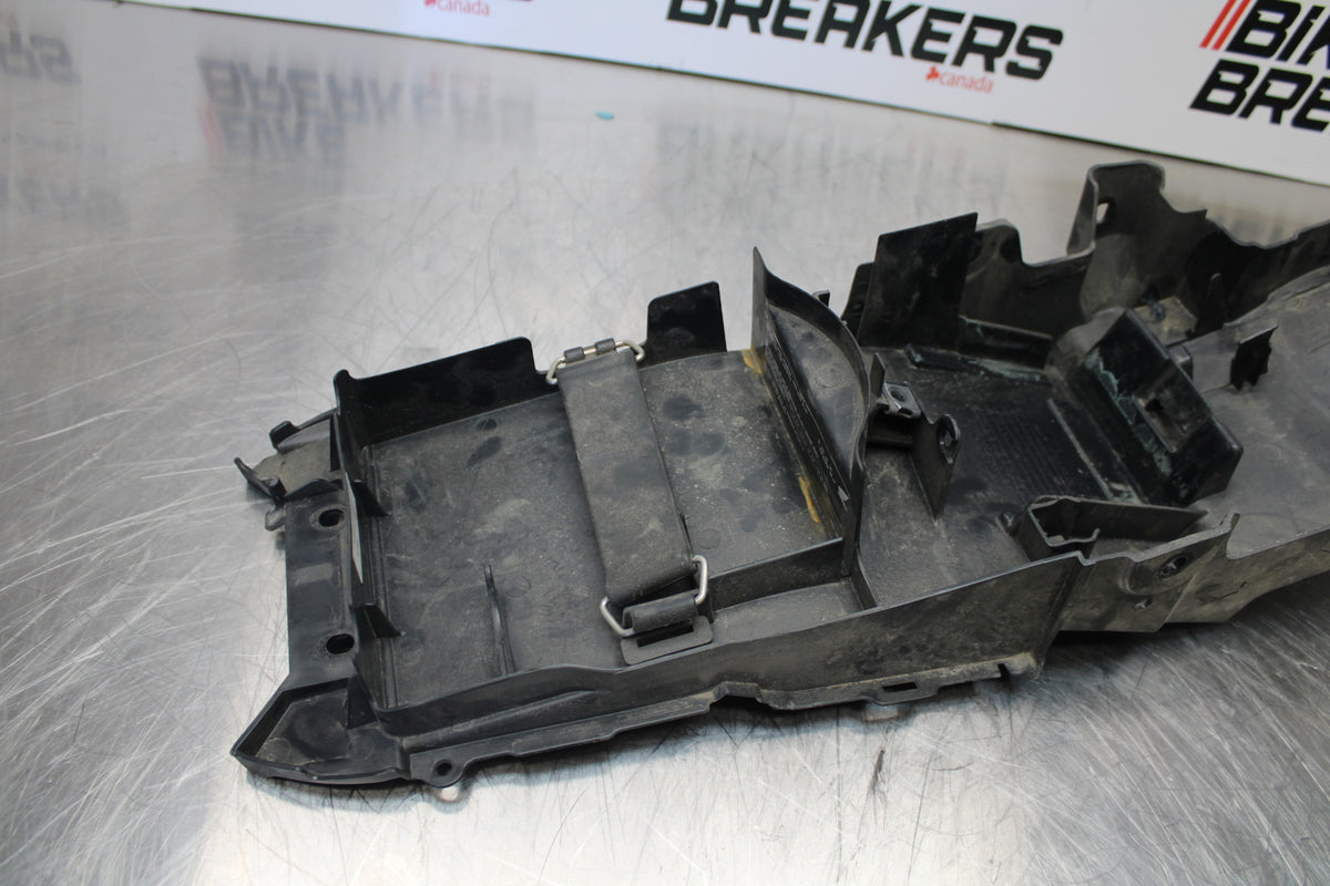 15-16 HONDA CB300F REAR BACK TAIL UNDERTAIL BATTERY TRAY PLASTIC BB150