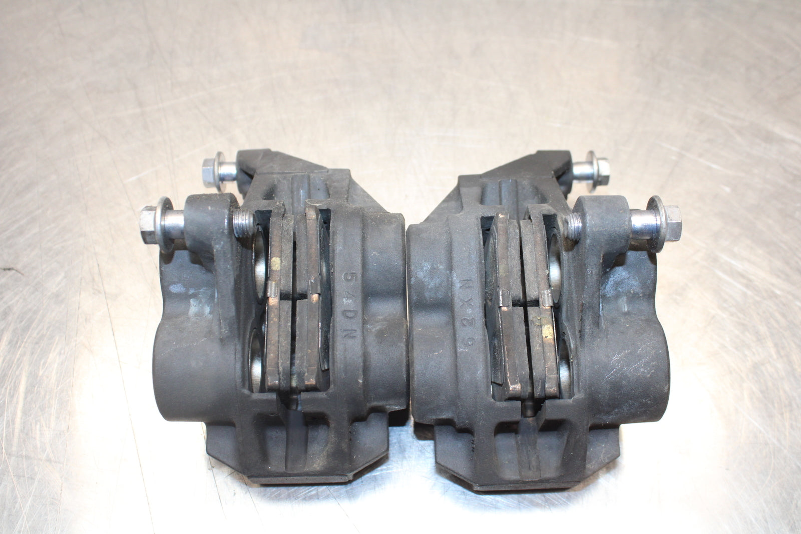 14-17 YAMAHA FZ07 RIGHT LEFT FRONT BRAKE CALIPER SET PAIR CALIPERS BB162
