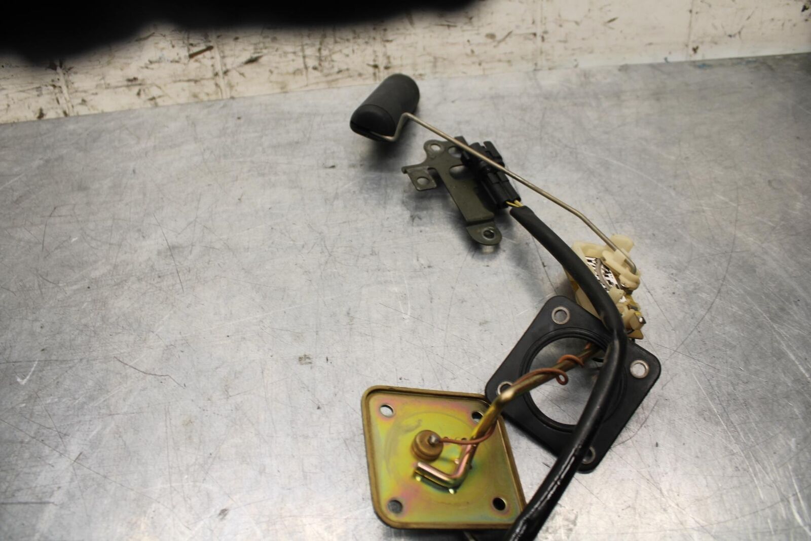 2000 Kawasaki Ninja ZX12R ZX1200A FLOAT GAS FUEL PETROL LEVEL SENDING UNIT BB565