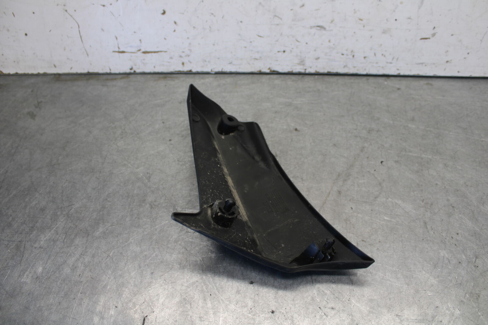 11-24 SUZUKI GSXR750 LEFT FRAME SIDE COVER COWL PANEL TRIM  BB687