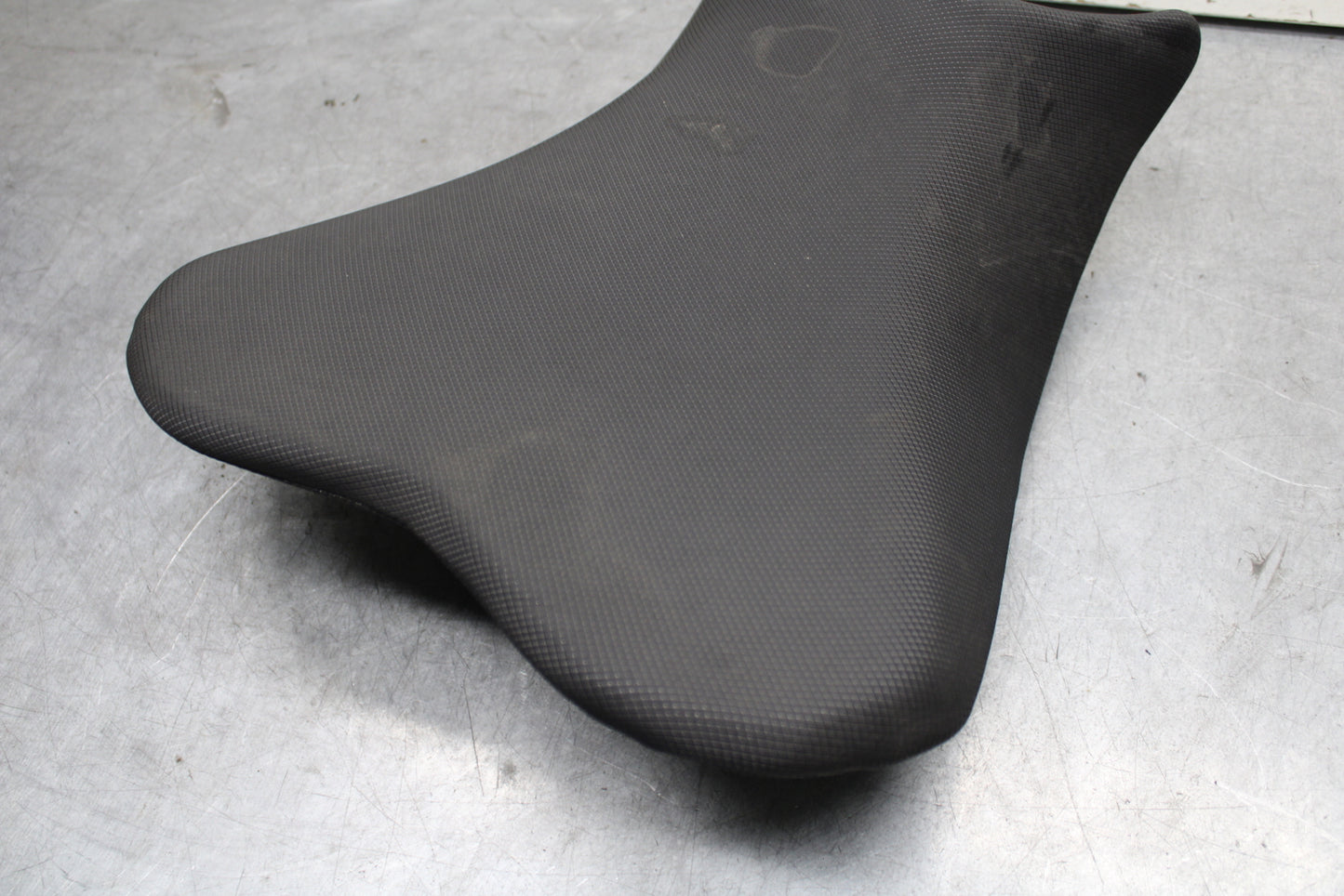 18-23 KAWASAKI NINJA 400 FRONT DRIVERS SEAT PAD SADDLE PILLION BB660