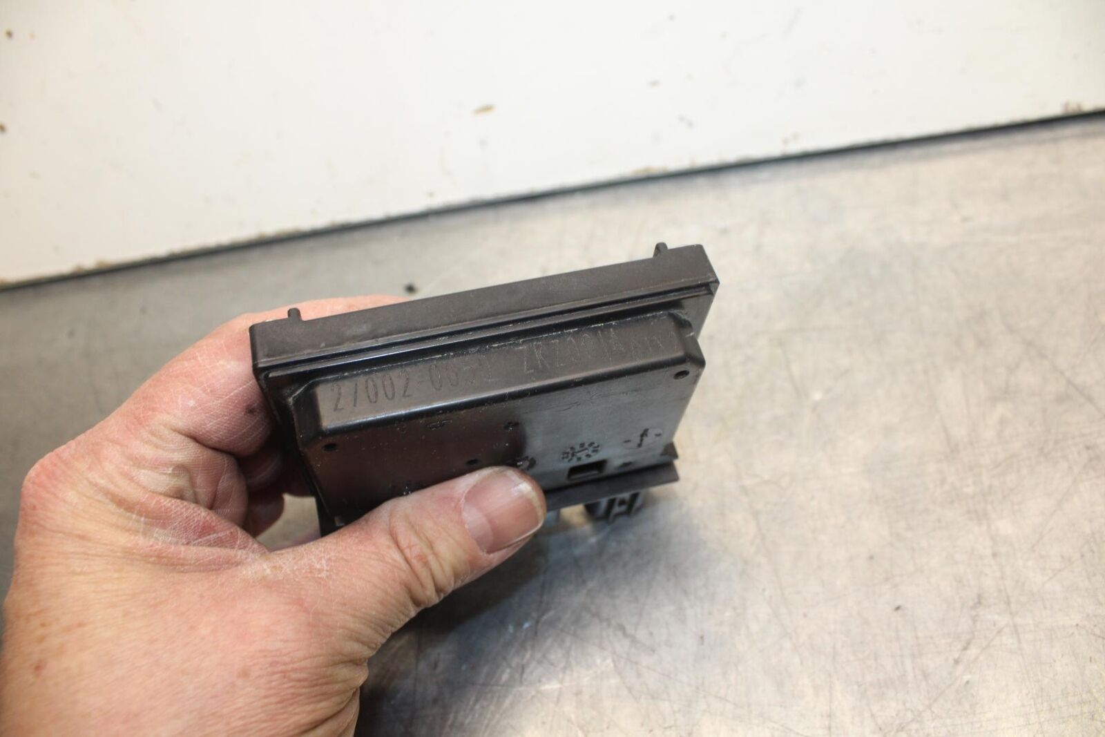 23 KAWASAKI NINJA ZX6R 636 RELAY ASSEMBLY FUSE BOX BB609