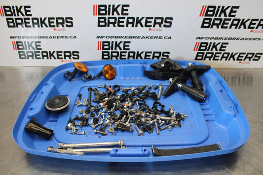 22-25 YAMAHA YZF R7 MOUNTING BOLTS HARDWARE MOTOR SCREWS BB176