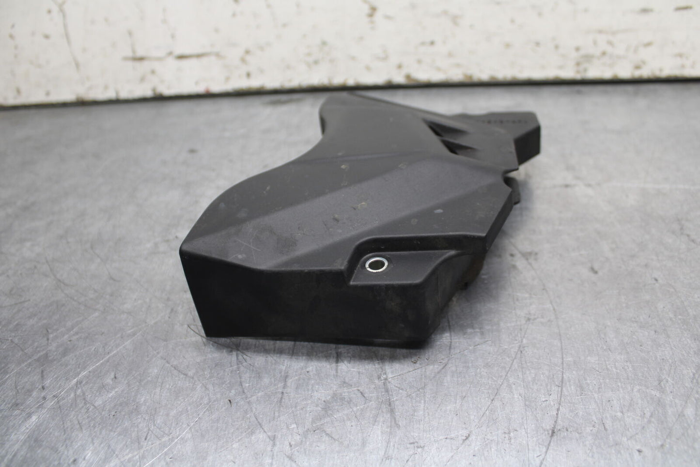 15-17 YAMAHA YZF R3 ENGINE SPROCKET COVER BB111