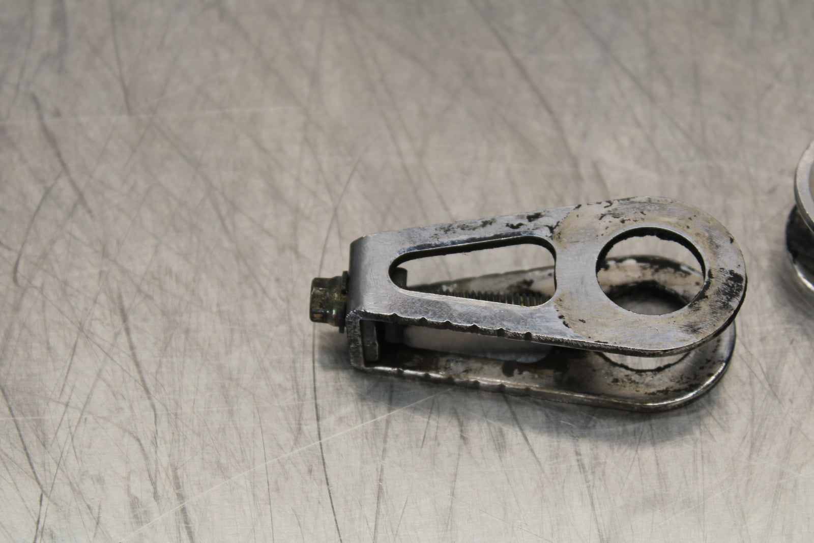 98-05 HONDA SUPER HAWK 1000 VTR1000F SWINGARM CHAIN TENSIONER ADJUSTMENT BB152