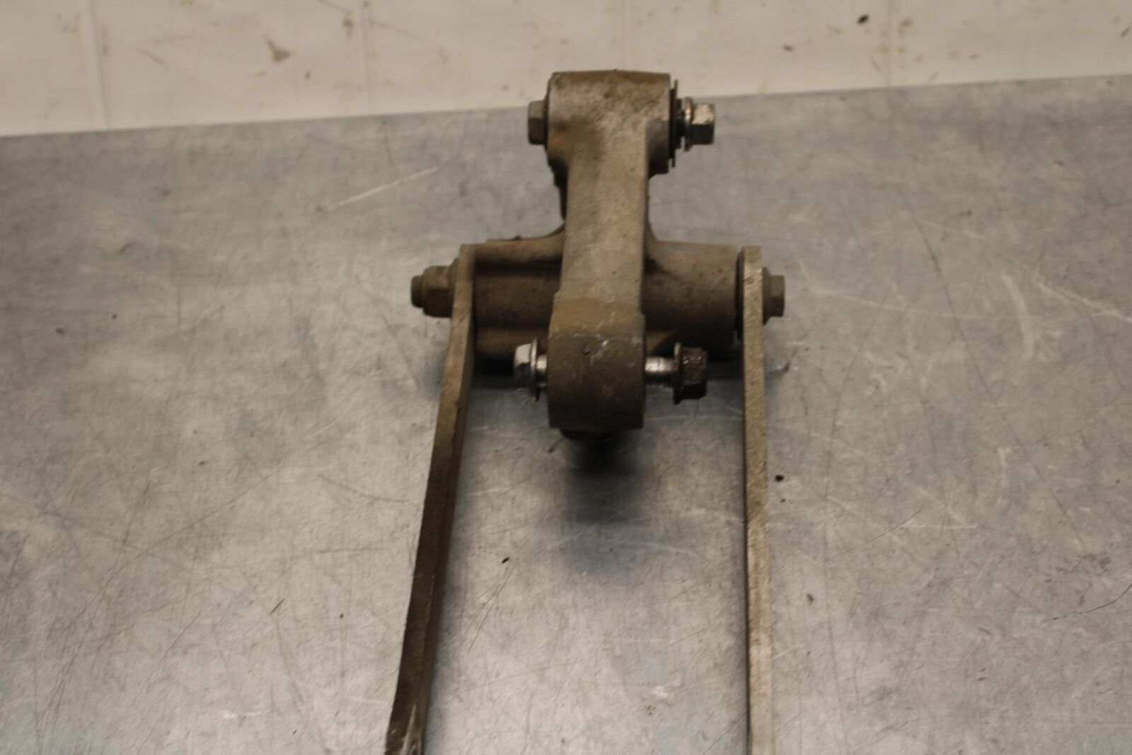 2011 Kawasaki Ninja ZX6R ZX600R REAR DOGBONE SHOCK LINKAGE LINK 39007-0006 BB587