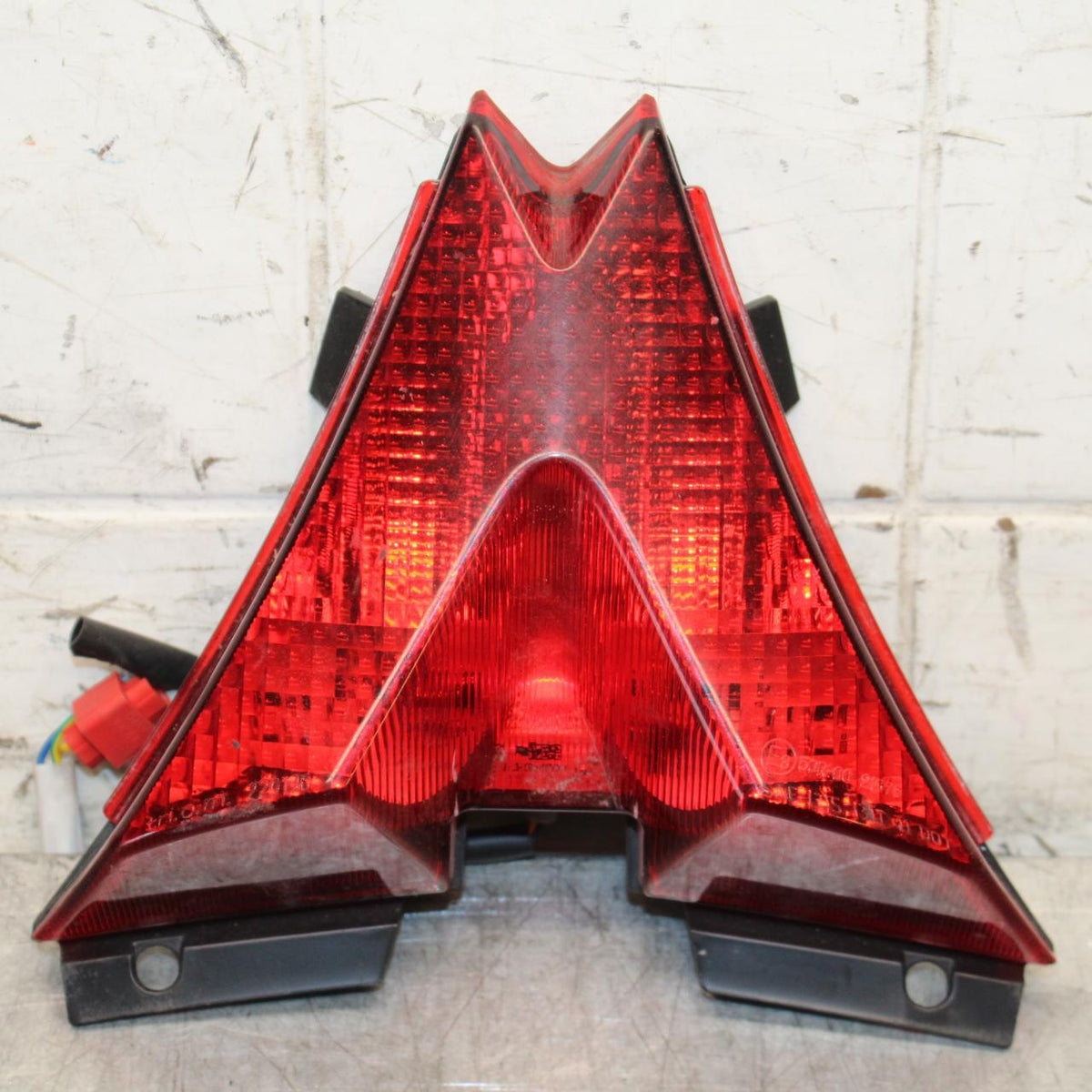 2016 Aprilia Tuono V4 1100  REAR TAIL TAILLIGHT BACK BRAKE LIGHT 2B001590 BB53