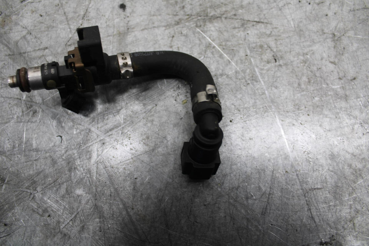 22-23 HUSQVARNA VITPILEN 401 FUEL INJECTOR BB541