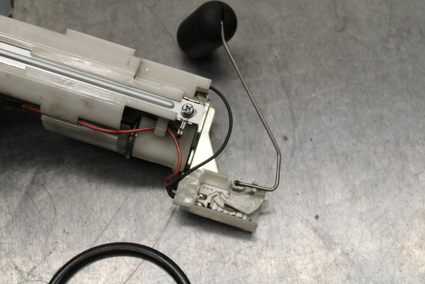 12-13 KAWASAKI Z1000 FUEL PUMP GAS PETROL SENDER UNIT BB743