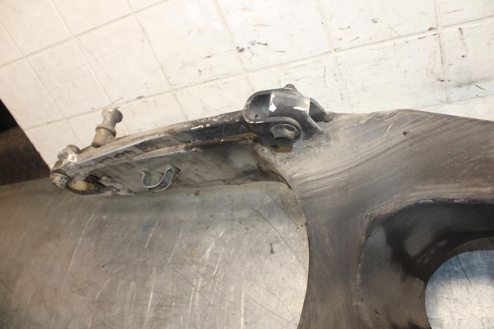 1998 Suzuki TL1000S REAR SWINGARM BACK SUSPENSION SWING ARM BB508