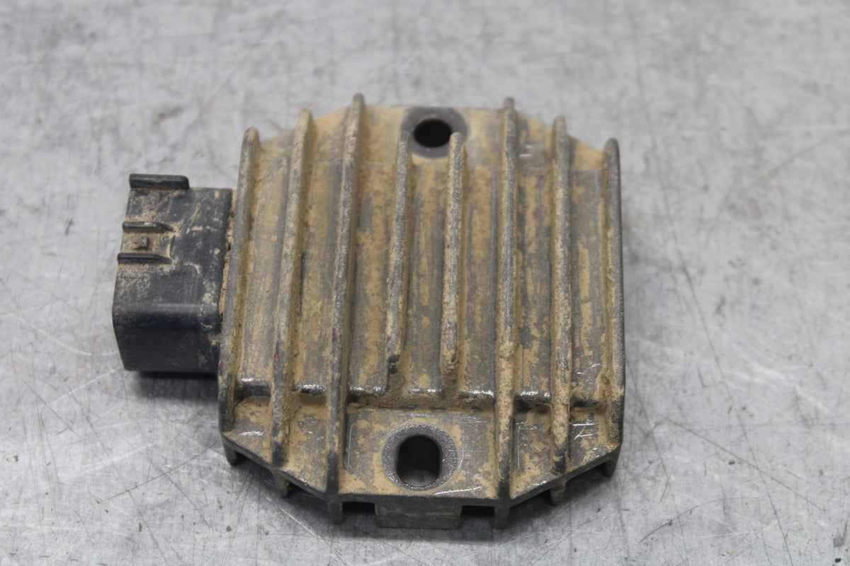 2004 Yamaha Raptor 660R YFM660R RECTIFIER VOLTAGE REGULATOR BB695