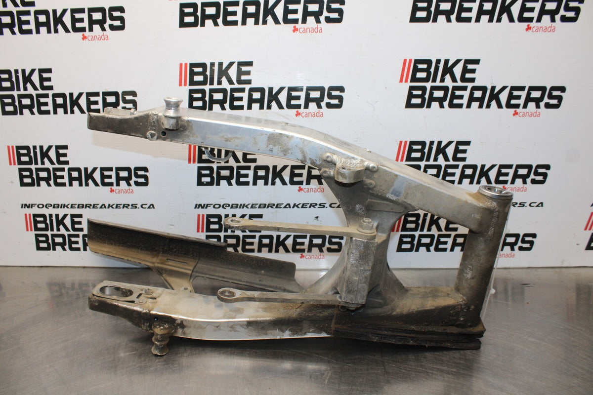 01-03 SUZUKI GSXR600 REAR SWINGARM BACK SUSPENSION SWING ARM BB841